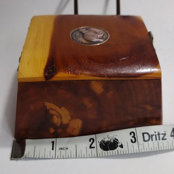 Vintage Souvenir Box from Yosemite National Park - Picture 7 of 7